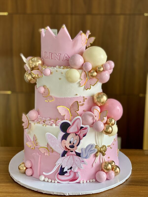 Pretty Minnie Mouse Cake